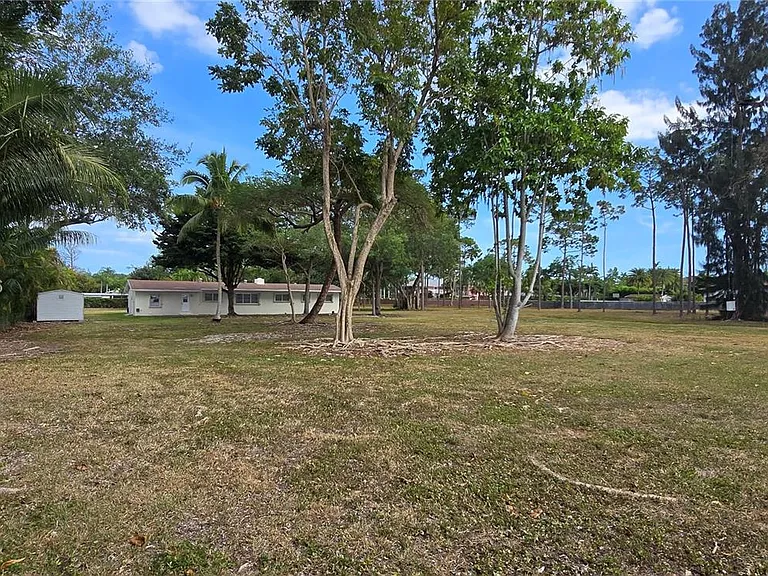 6500 SW 82nd Ave — Photo 48