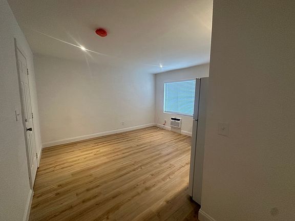2nd image of 2034 Washington St APT 3