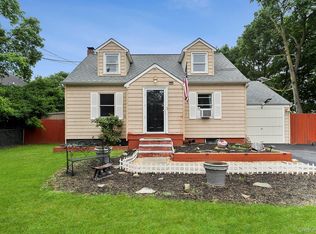 824 Lincoln Avenue, Bohemia, NY 11716