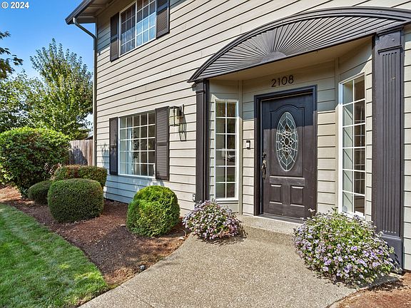 3rd image of 2108 NE 161st Pl