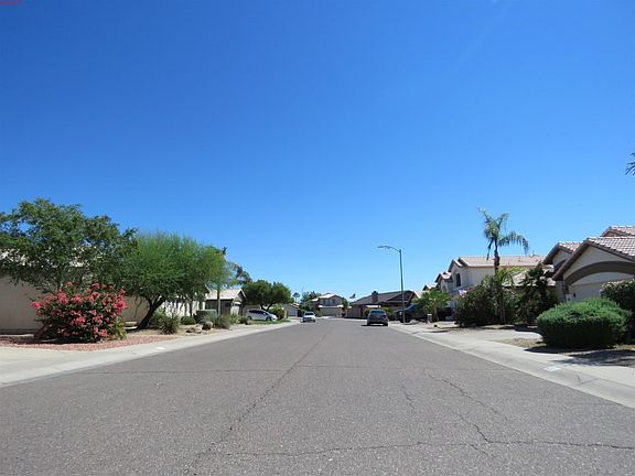 4th image of 224 W Angela Dr