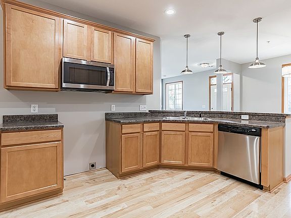 5th image of 1649 Prescott Ct #404