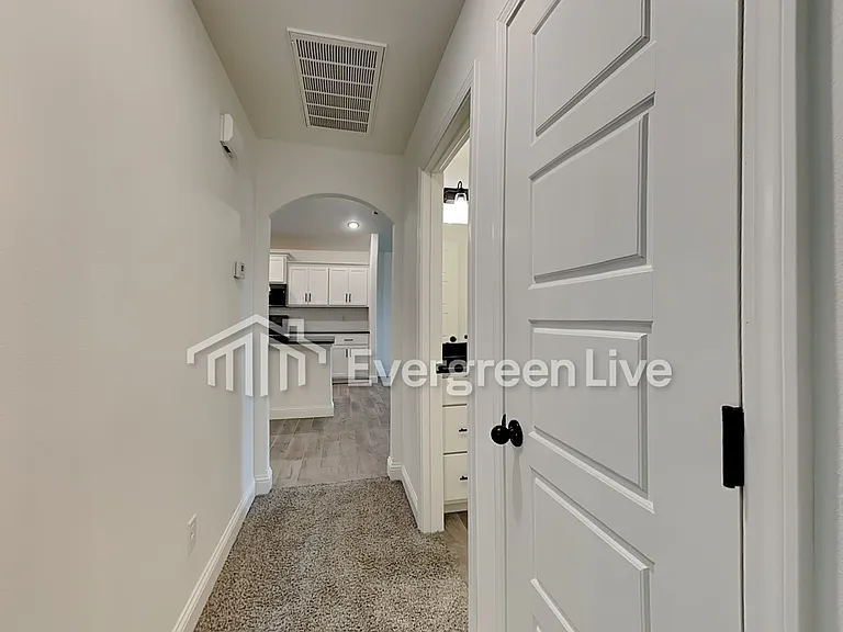 6006 NW Grant St — Photo 5