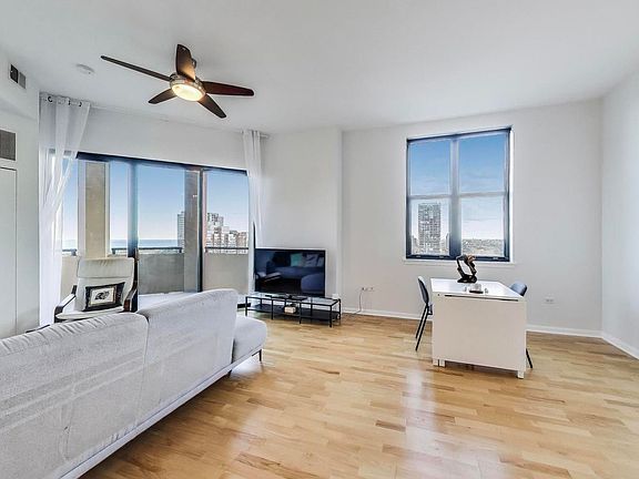 4th image of 1464 S Michigan Ave APT 1904