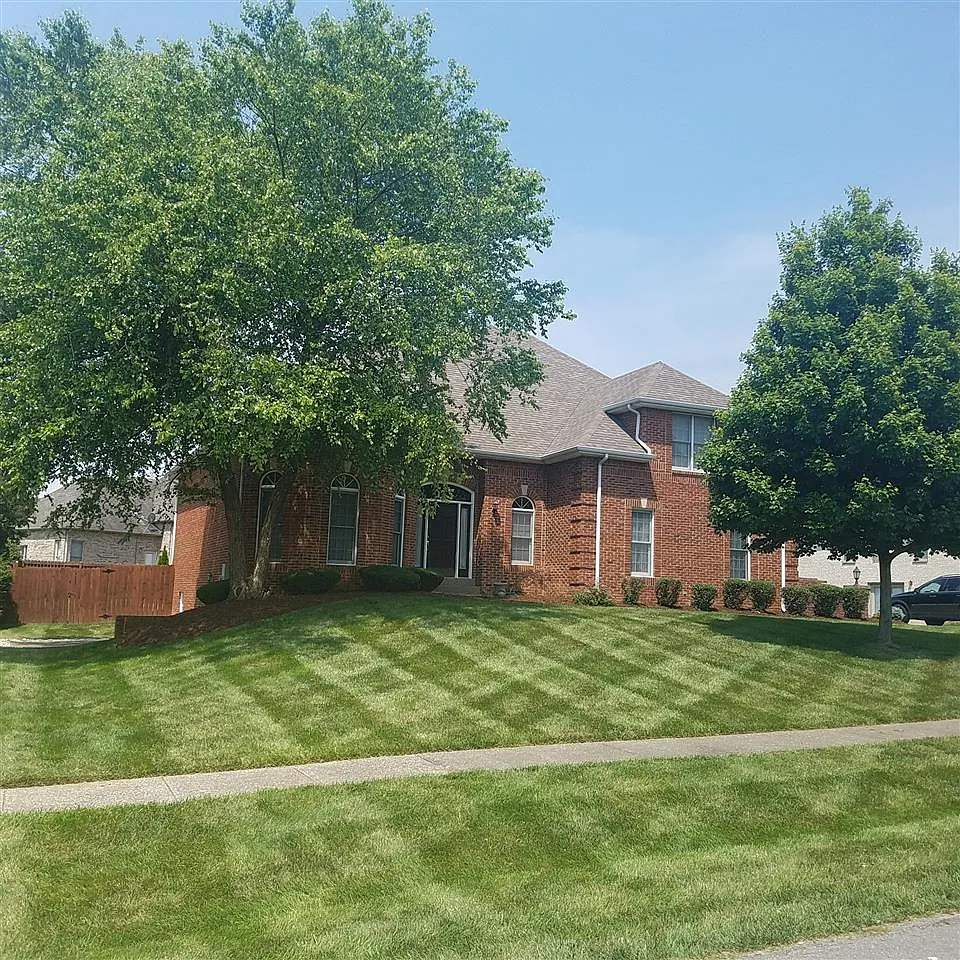 1522 Yorkshire Dr photo 1