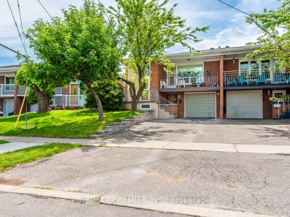 569 Roding St, Toronto, ON M3M 2A4