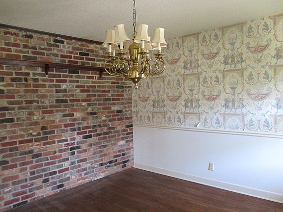 5th image of 118 Colonial Dr