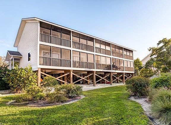 2nd image of 2320 Wooster Ln APT 8