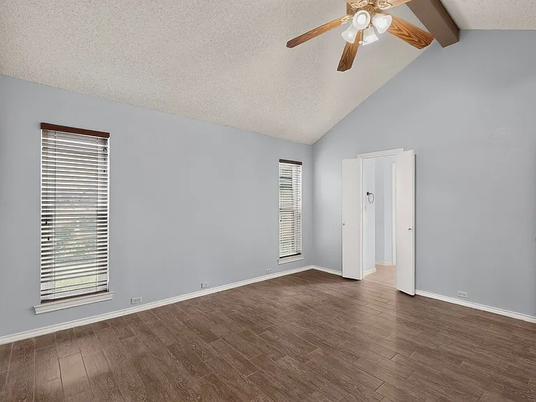 1207 Mistywood Ln — Photo 18