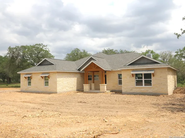 184 Sendera Crossing, La Vernia, TX 78121