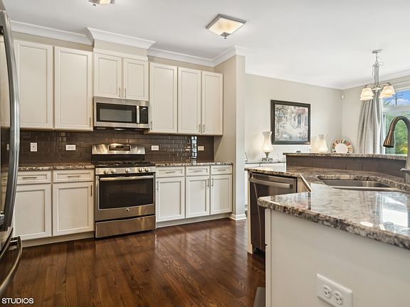 3rd image of 2371 N Moseley Ct