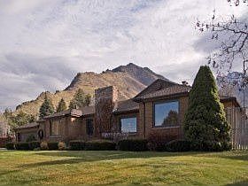 5th image of 3766 E Parkview Dr