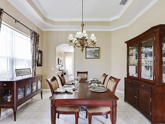 3rd image of 10440 Canary Isle Dr