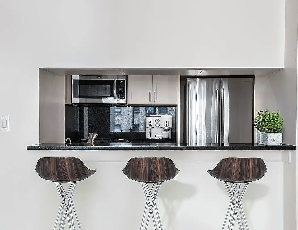 333 East 56th Street — Photo 2