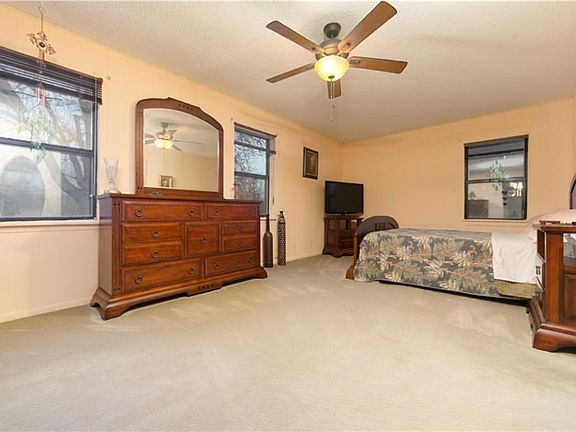 4th image of 2811 Coventry Cir