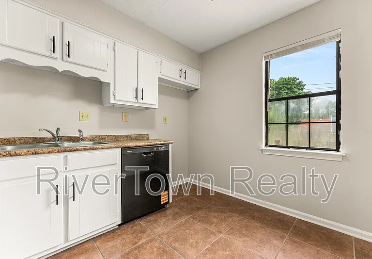 4585 Berrypick Ln S — Photo 12