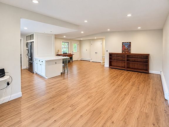 5th image of 14 Cornell Rd