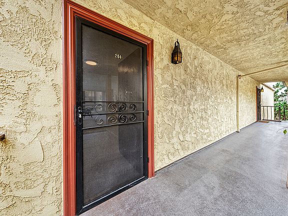 3rd image of 6250 Buckingham Pkwy Unit 204