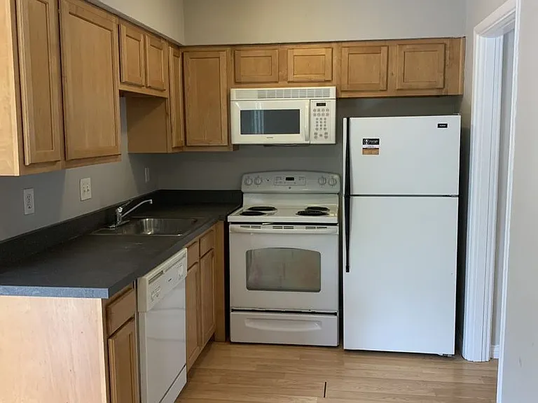 551 Lowell Ave — Photo 5