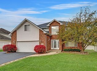 648 Larkspur Ln, Matteson, IL 60443