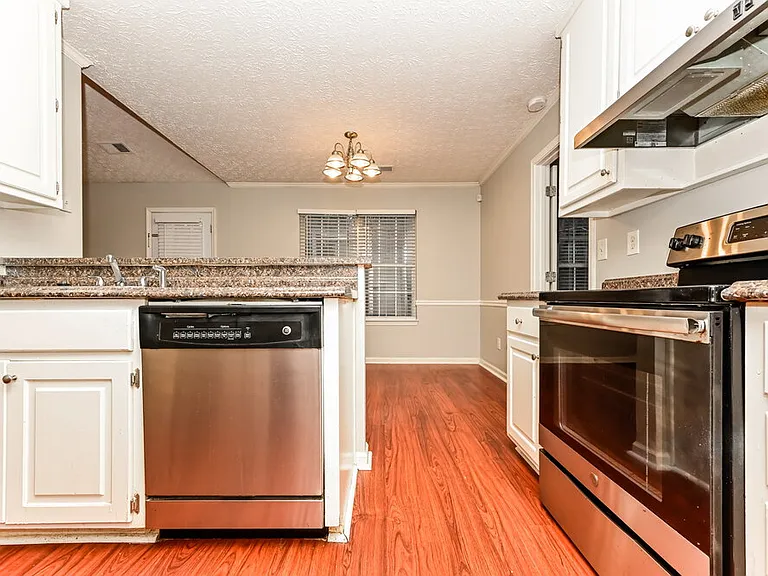 434 Fairhaven Ct — Photo 6