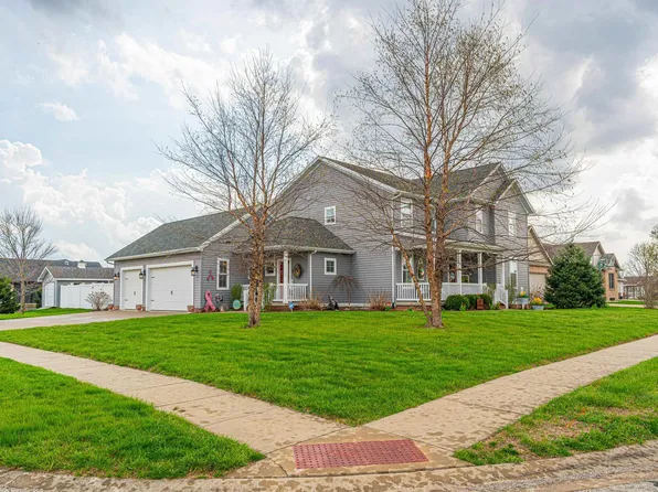 912 Maple Grove Ln, Williamsville, IL 62693