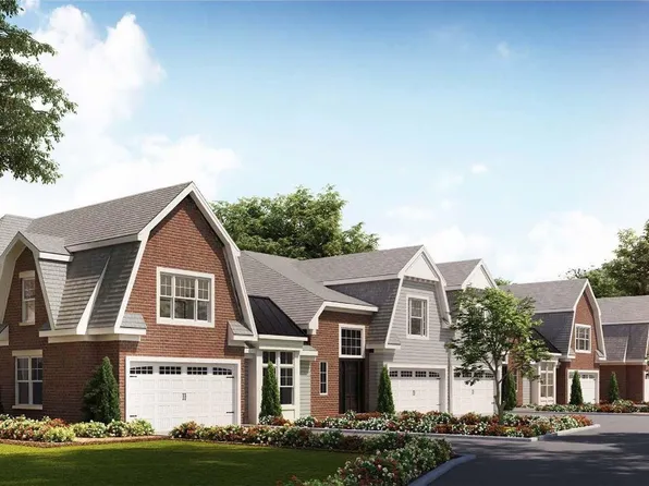 228 Coach Drive #60, Woodbury, NY 11797