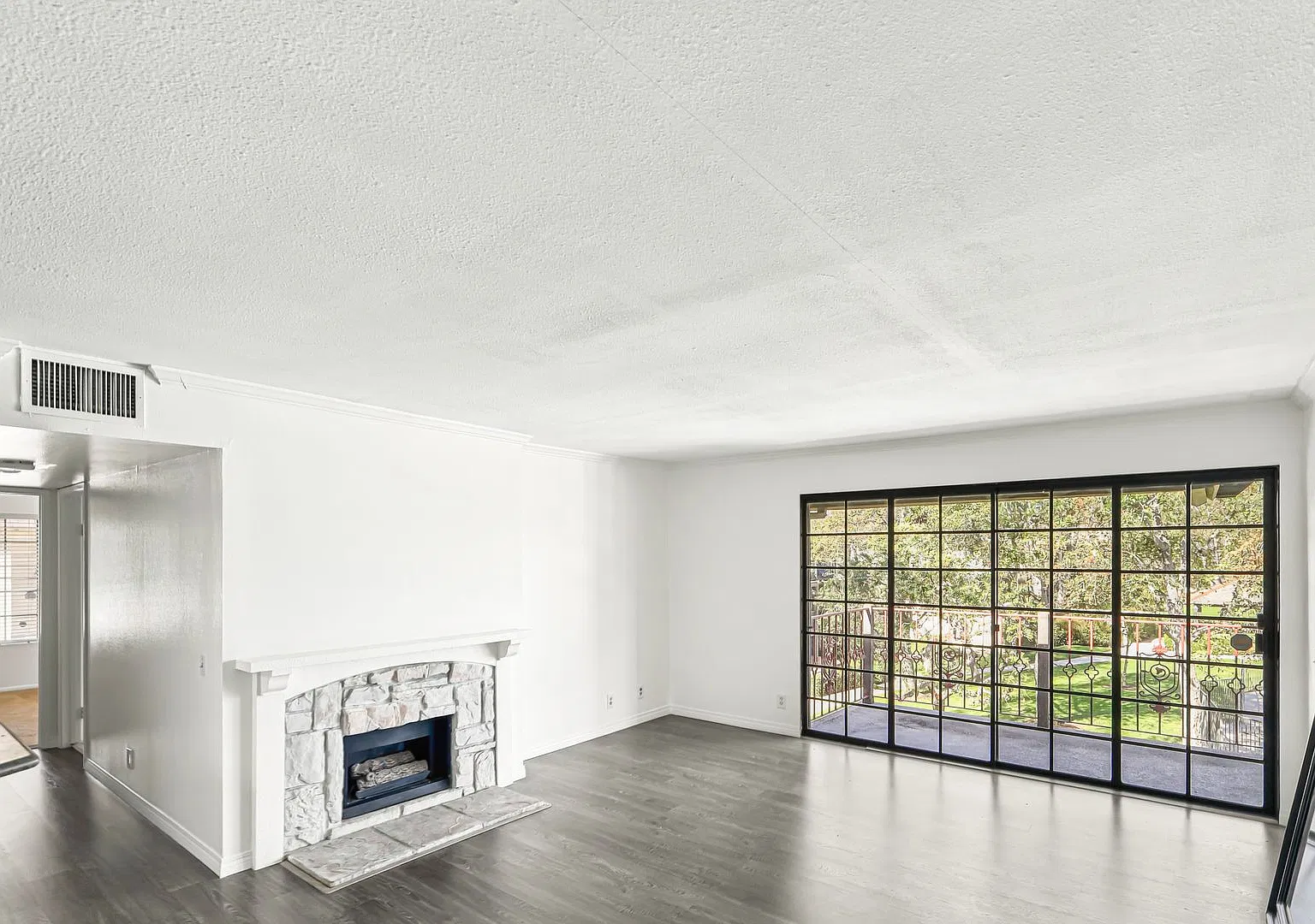 2-Bedroom Condo with In-Unit Laundry, Balcony & Community Amenities! — Photo 2