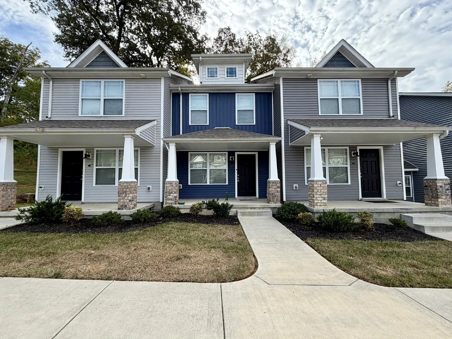 2 bed, 2.5 bath, 1216 sqft, $1,395 — Photo 1