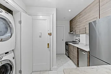 Rented by R New York