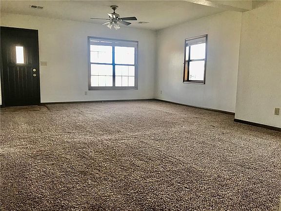 2nd image of 502 N Locust Ave