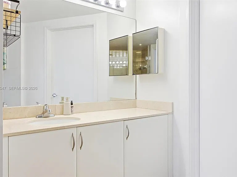 1750 N Bayshore Dr #4801 — Photo 42