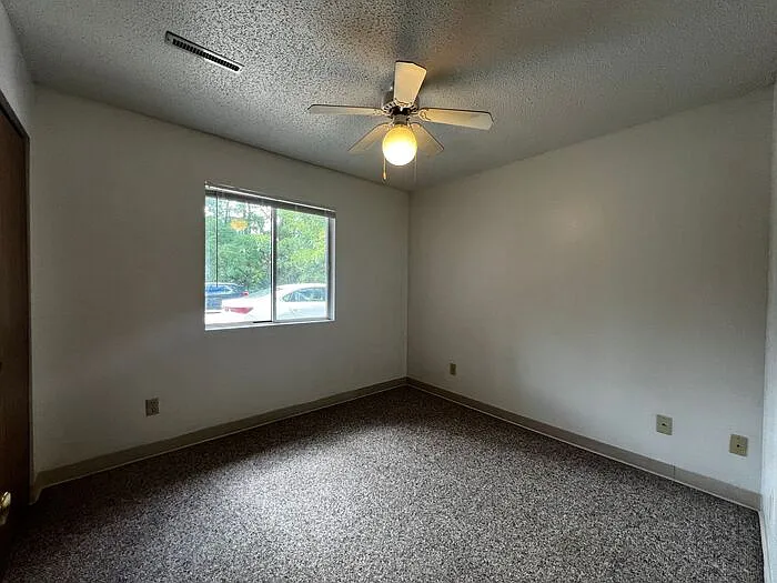 427 S Van Buren St #5 — Photo 8