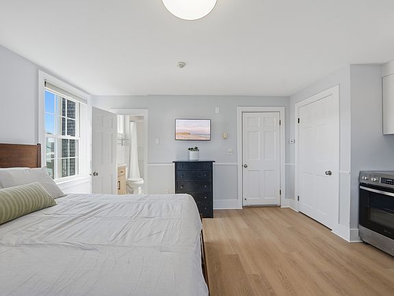 4th image of 133A Old South Rd #A