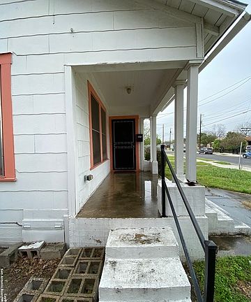 2nd image of 114 Hearne Ave