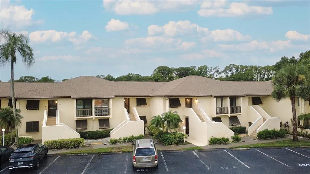 2 bed, 2.0 bath, 1108 sqft, $1,700 — Photo 3