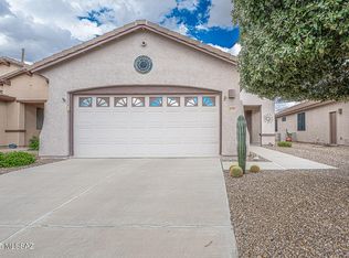 570 N Tunitcha Dr, Green Valley, AZ 85614