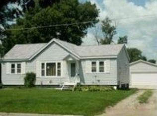 1024 Walker St, Waterloo, IA 50703