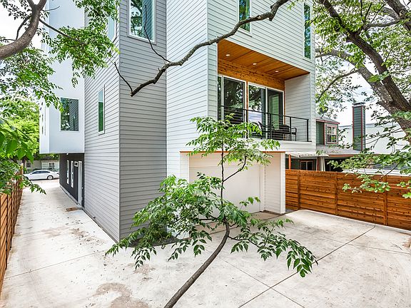 2nd image of 4425 Rusk Ave
