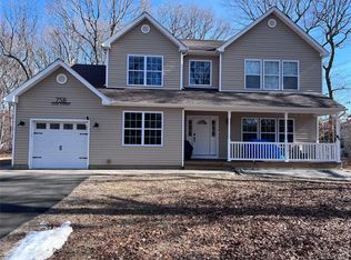 3 Westfield Rd, Coram, NY 11727