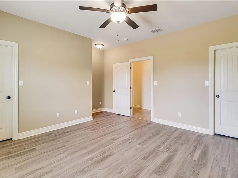 6241 Lago Vista Dr — Photo 30