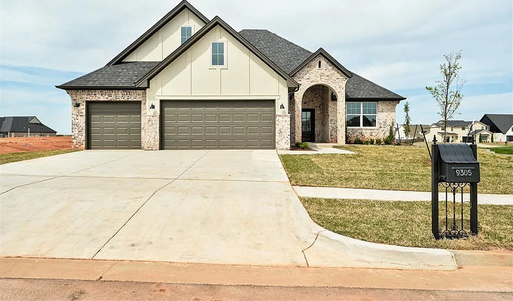 4 bed, 2.5 bath, 2235 sqft, $3,150 — Photo 3
