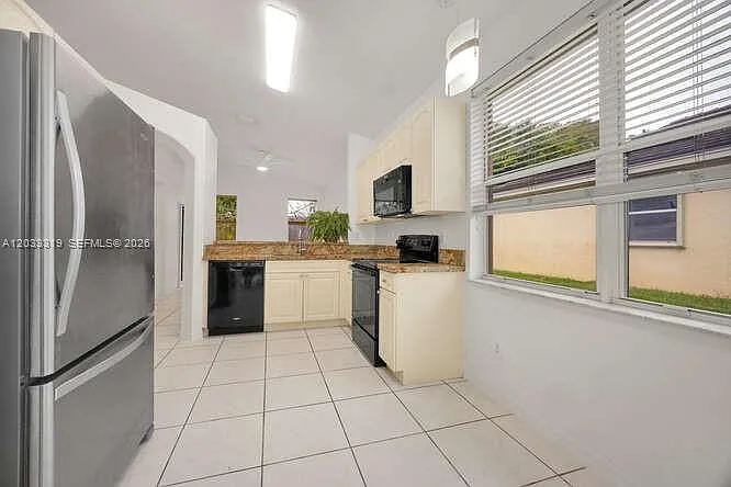 18322 SW 94th Ct — Photo 17