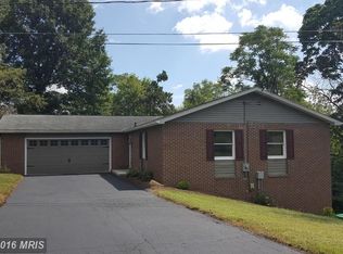 17 Sheffield Dr, Chambersburg, PA 17201