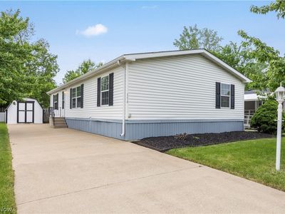 354 Pin Oak Cir, Elyria, OH, 44035