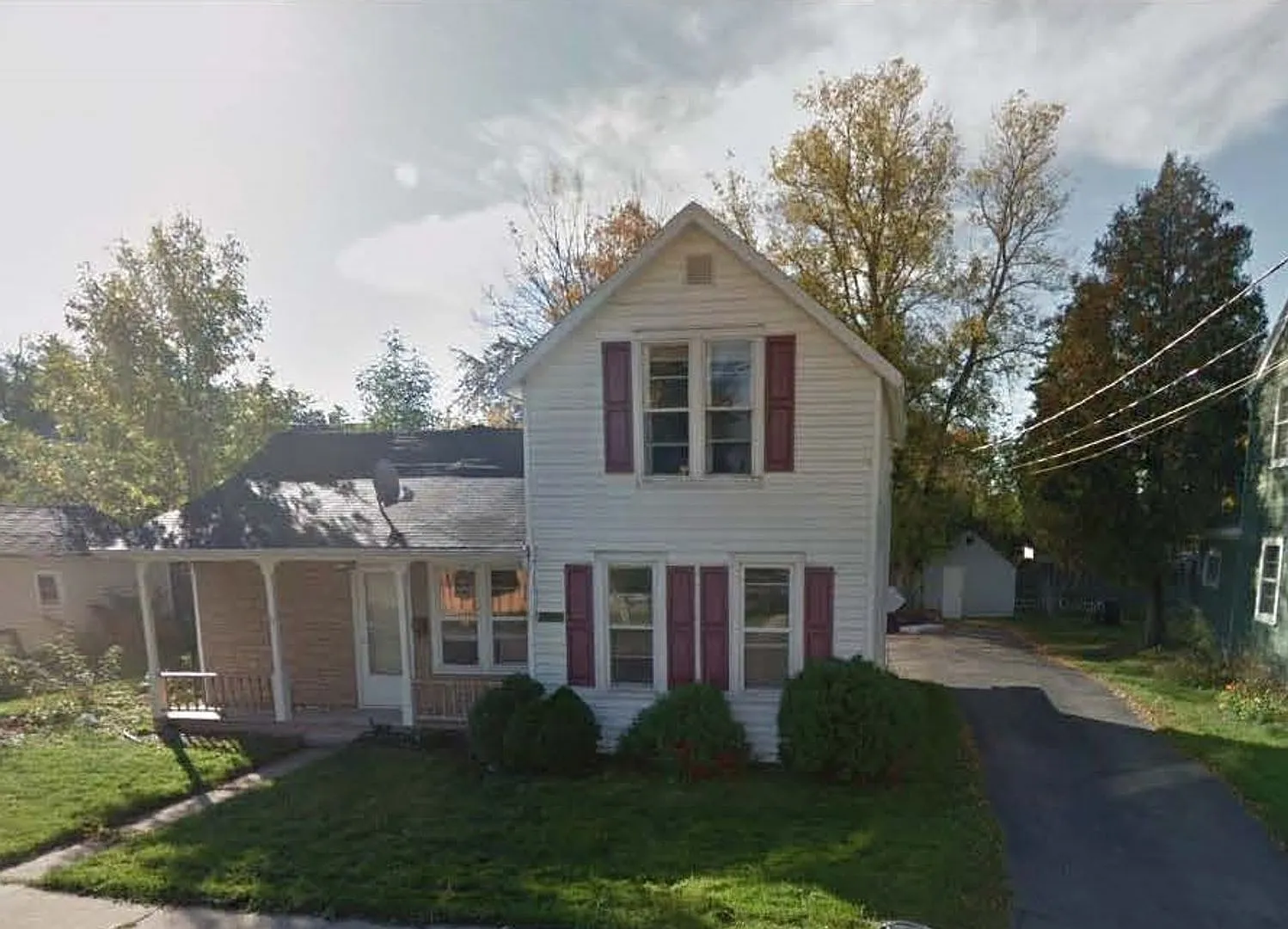 For Rent: Recently Renovated Home In Neenah! — Photo 1