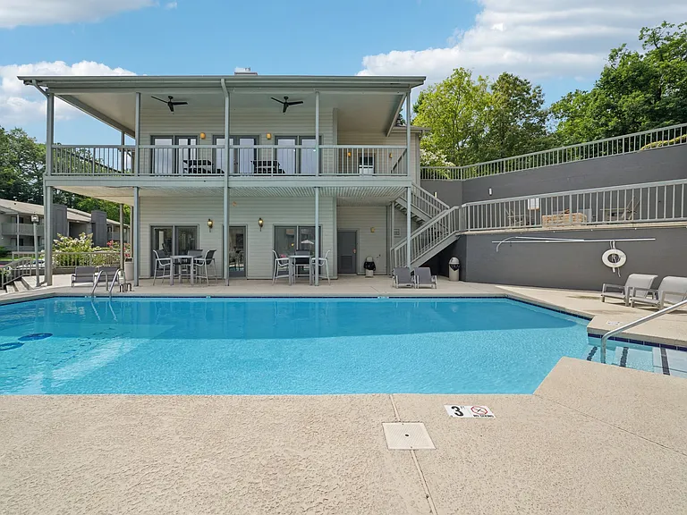 Hickory Knoll — Photo 31