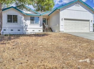 19070 Ravenhill Rd, Hidden Valley Lake, CA 95467