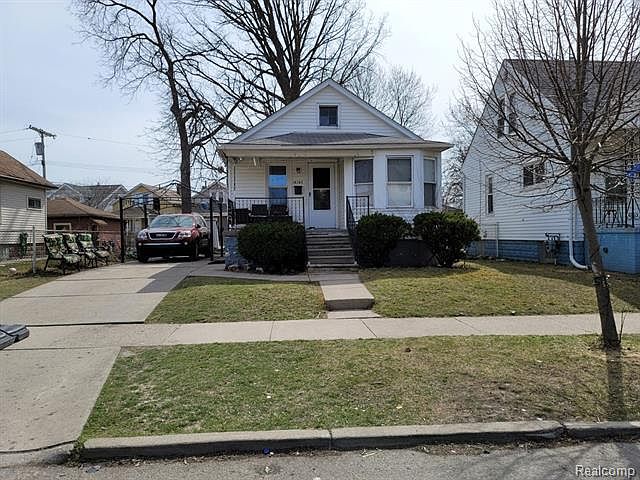 2nd image of 14343 Lithgow St