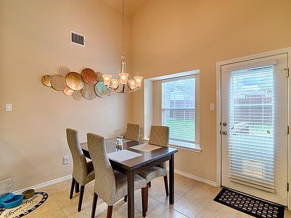 5th image of 3321 Tavistock Dr